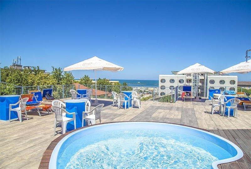 Hotel Leonardo Cesenatico Eksteriør bilde