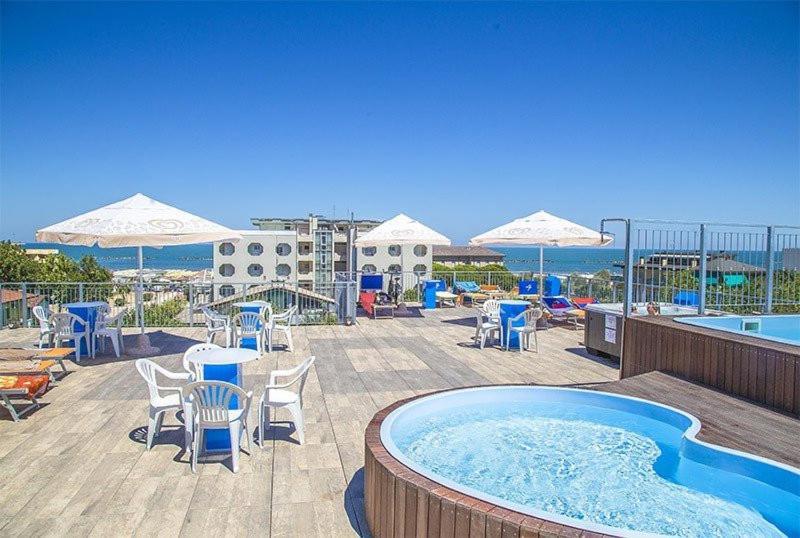Hotel Leonardo Cesenatico Eksteriør bilde